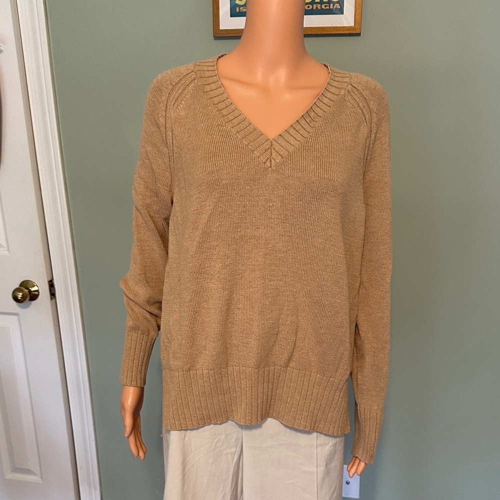 Old Navy V-Neck Sweater in Camel Tan